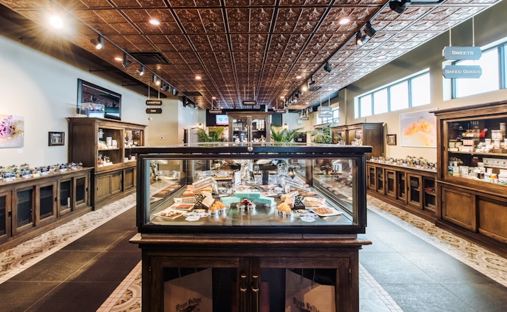 Cannabis dispensary display cases tips